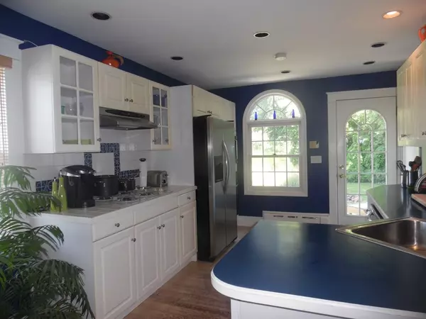 Swansea, MA 02777,18 Mohill Ave