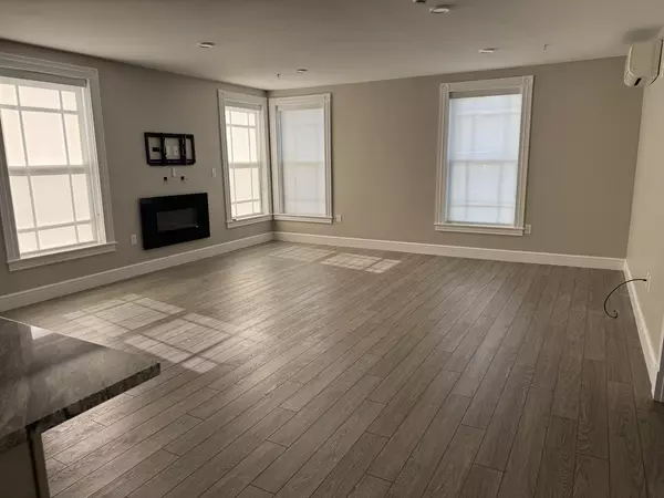 Framingham, MA 01702,340 Winter St #108