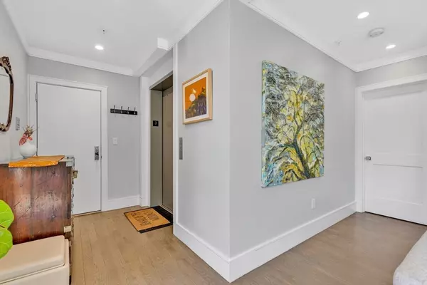 Brookline, MA 02445,60 Cameron Street #2