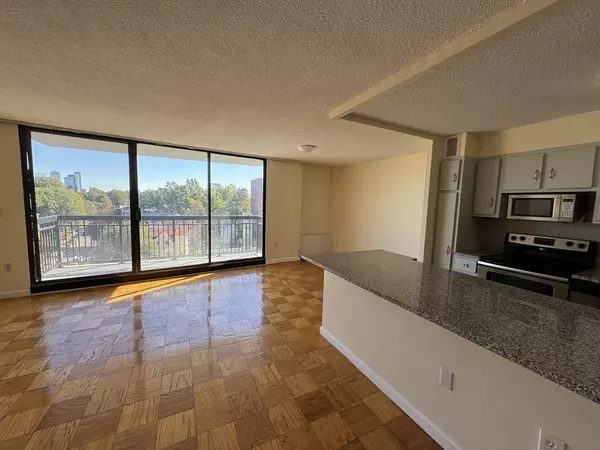 Brookline, MA 02446,50 Longwood Ave #712