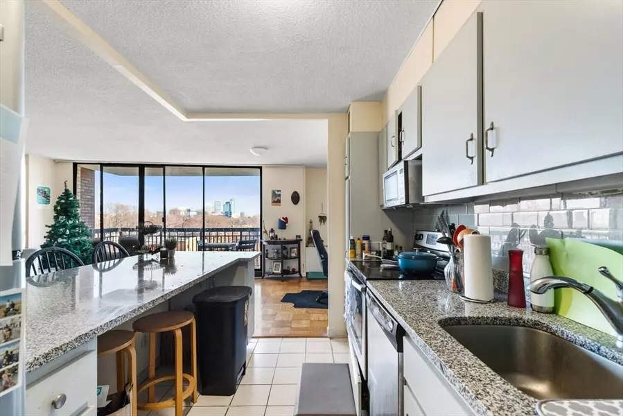 50 Longwood Ave #712, Brookline, MA 02446