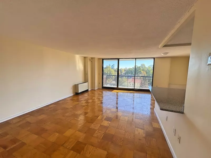 50 Longwood Ave #712, Brookline, MA 02446