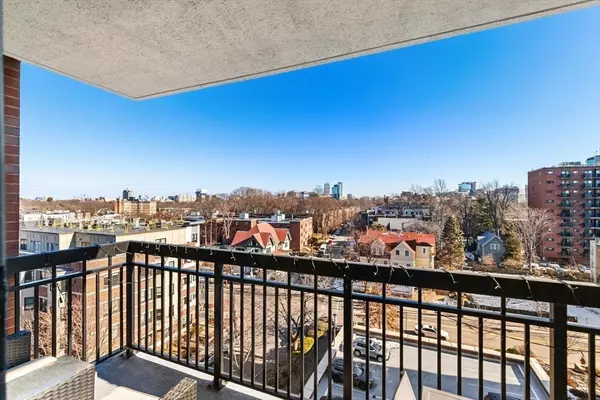 Brookline, MA 02446,50 Longwood Ave #712