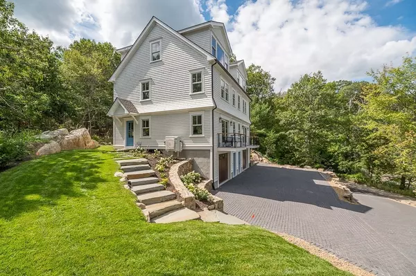 Gloucester, MA 01930,5 Samoset Rd #A