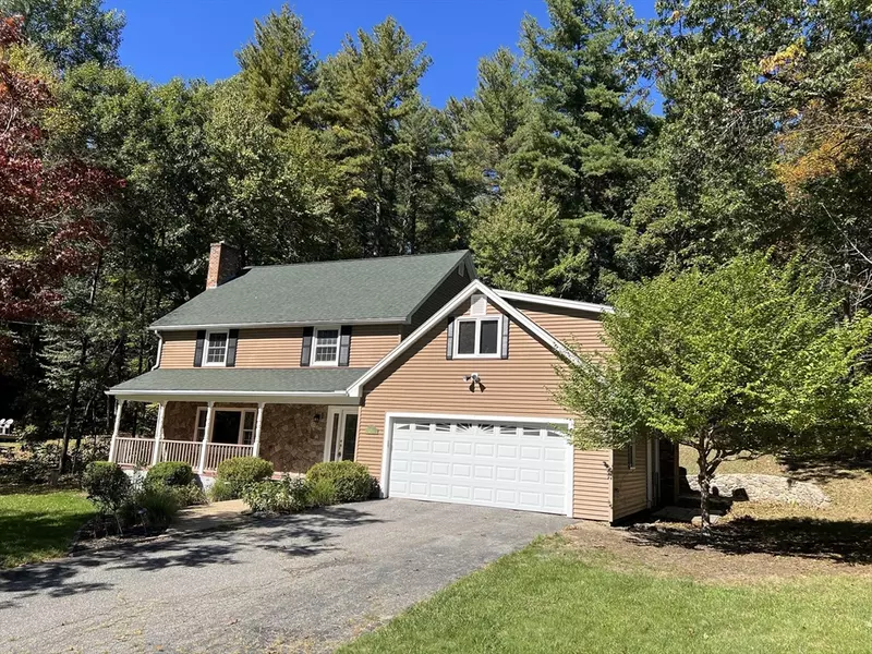 22 Old Coach Rd, Hudson, NH 03051