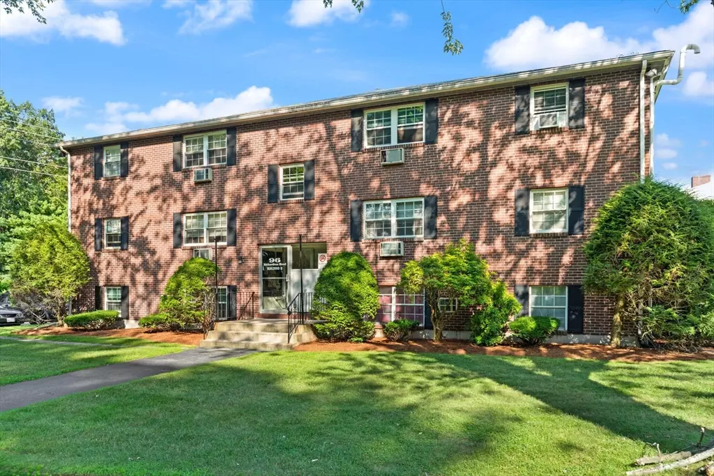 Chelmsford, MA 01863,96 Richardson Rd #B23