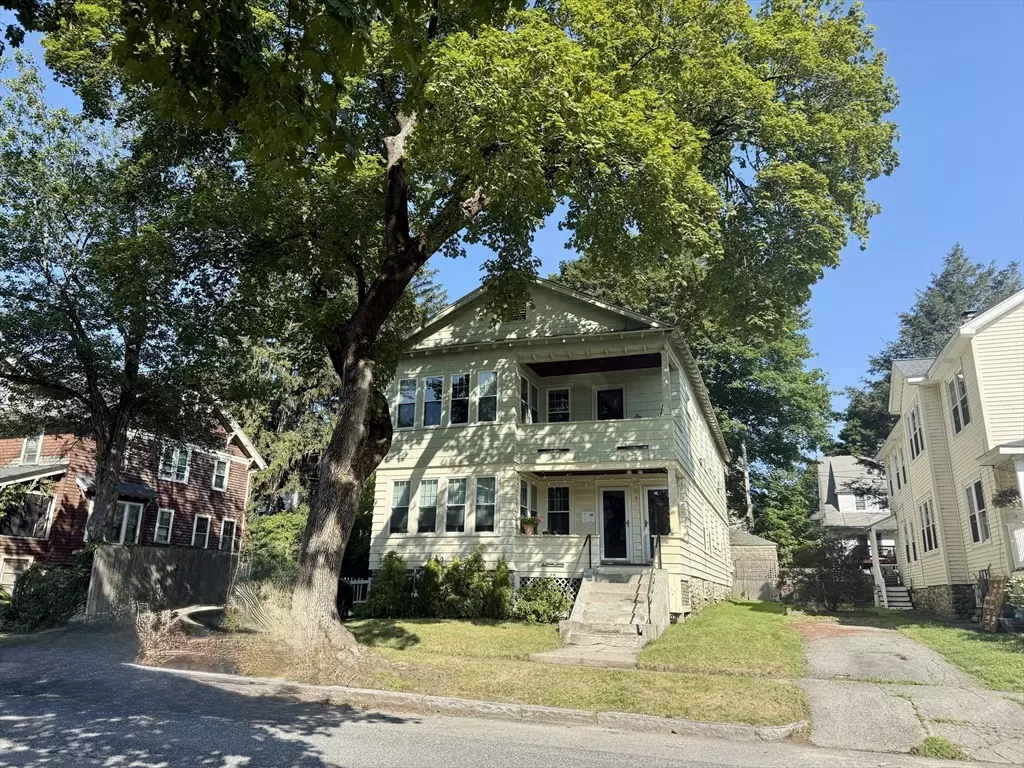 Worcester, MA 01602,9 Underwood Street #1