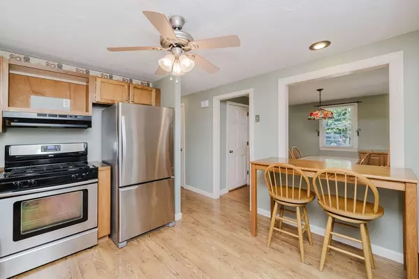 Carver, MA 02330,18 Murdock St