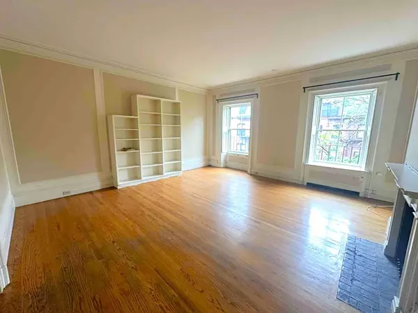 Boston, MA 02116,107 Beacon #7