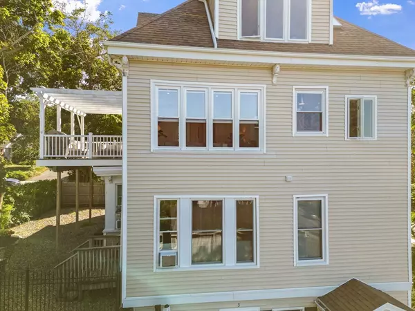 13 Whiting St #2, Plymouth, MA 02360