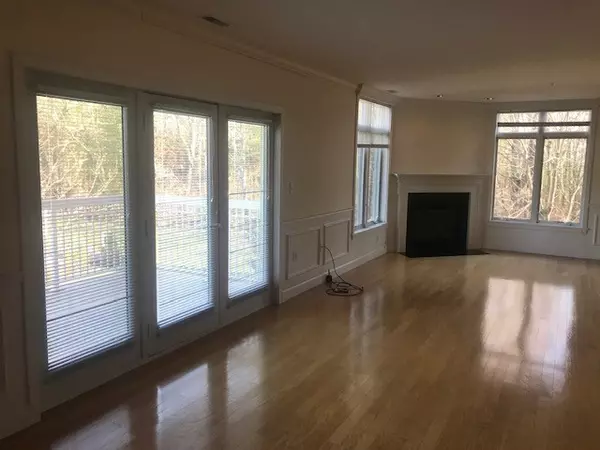 20 Northwood Dr #301, Sudbury, MA 01776