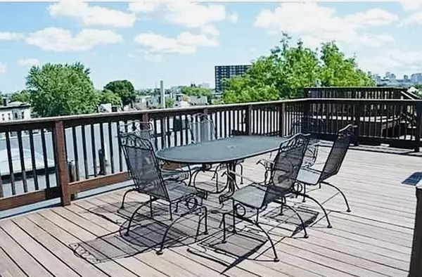 Cambridge, MA 02139,246 Hampshire St #3