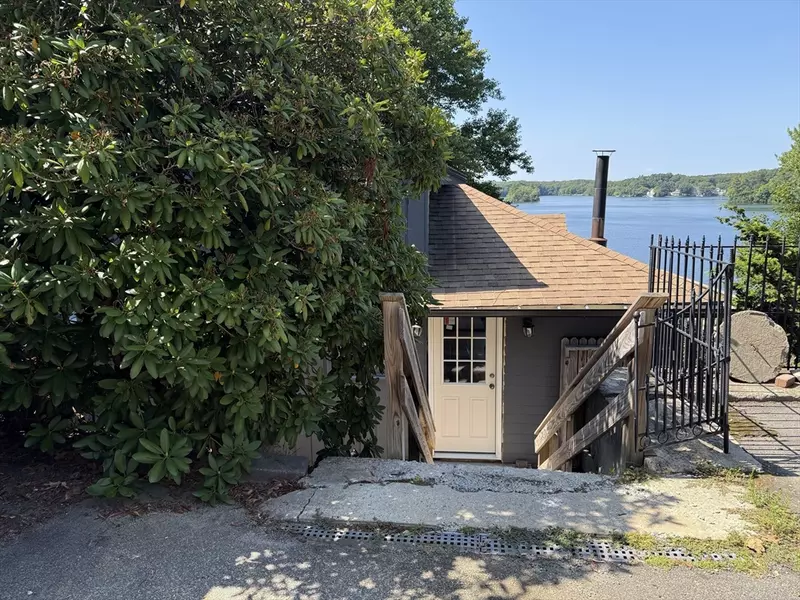 570 Eastside Road, Wrentham, MA 02093
