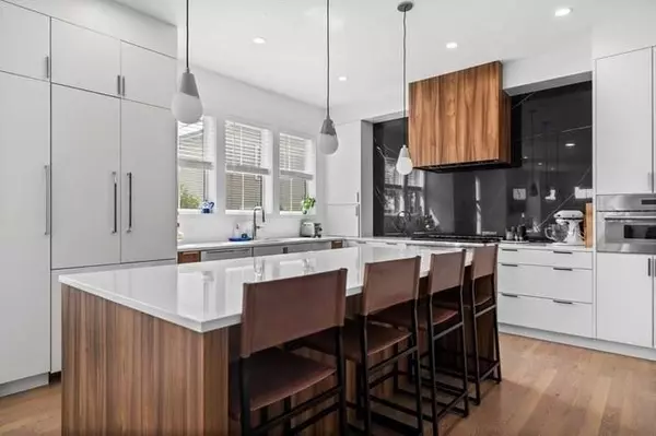 70 Walker St #2, Newton, MA 02460