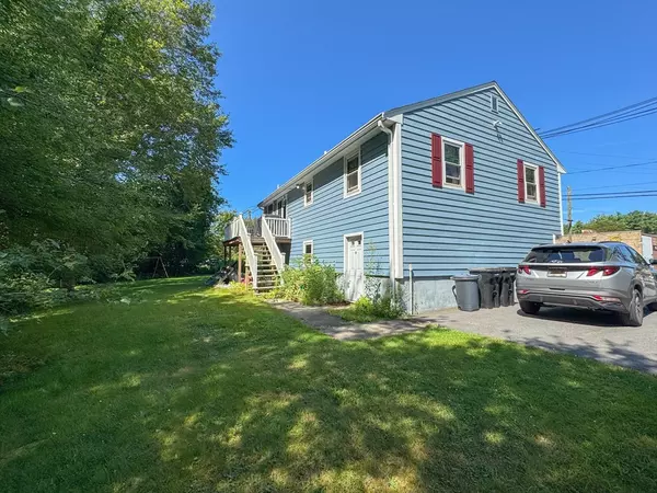 Dartmouth, MA 02747,368 Cross Rd