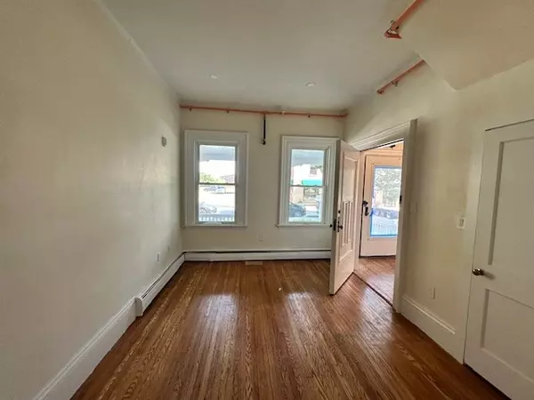 Newton, MA 02460,440 Newtonville Ave #1-5
