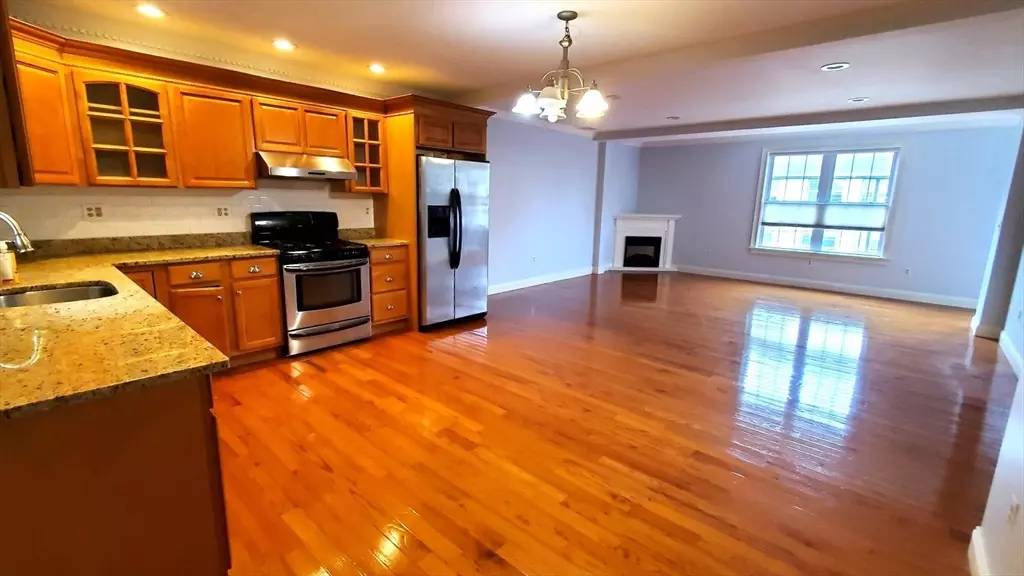 59 Carlisle St #59, Quincy, MA 02171