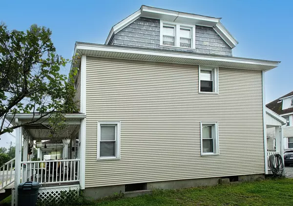 Easthampton, MA 01027,104-106 Everett St.