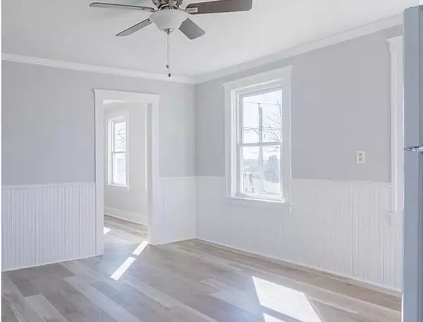 Webster, MA 01570,23 Everett Ave #2