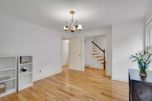 Lexington, MA 02420,32 Dewey Rd