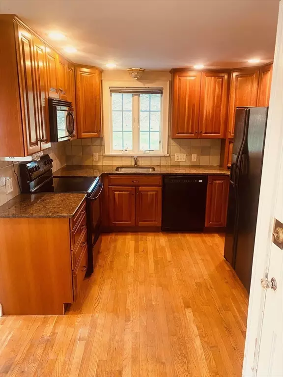 Stoneham, MA 02180,10 Seward Rd