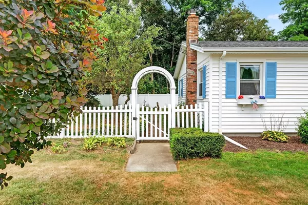 Fairhaven, MA 02719,4 Lincoln Dr