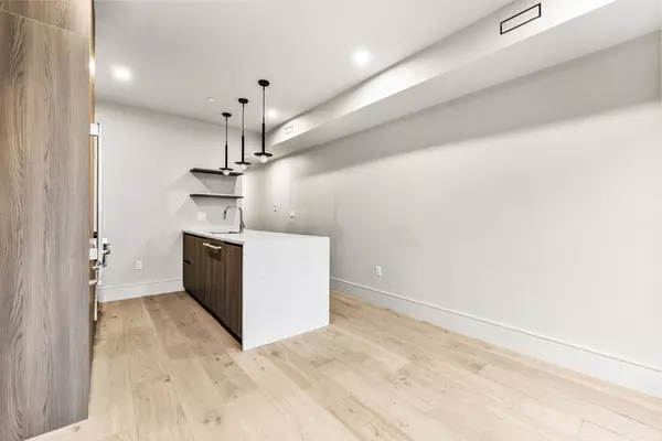 Cambridge, MA 02139,300 Franklin Street #2