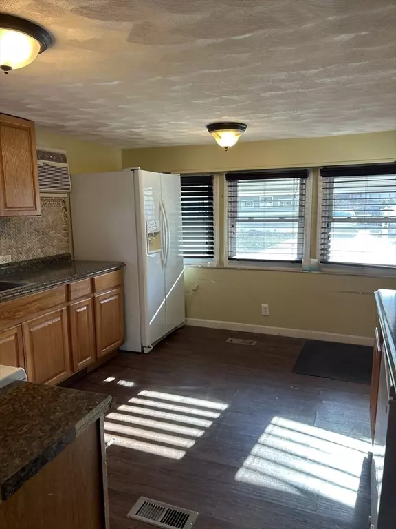 Tewksbury, MA 01876,189 Lakeview Street