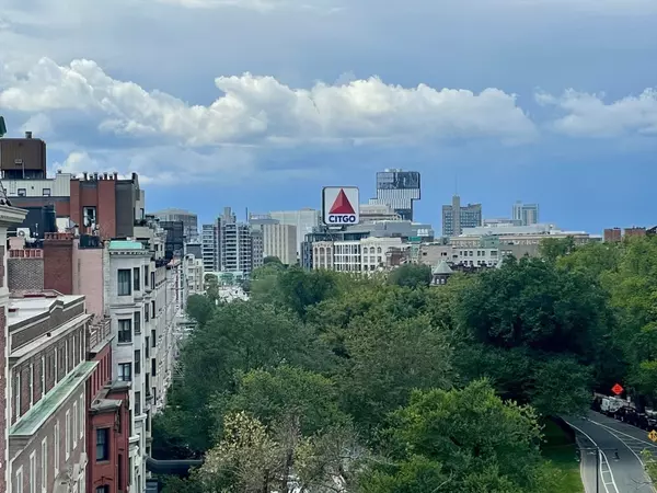 Boston, MA 02116,366 Commonwealth Ave #6G