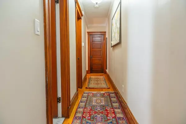 Waltham, MA 02453,181 Robbins Street #1