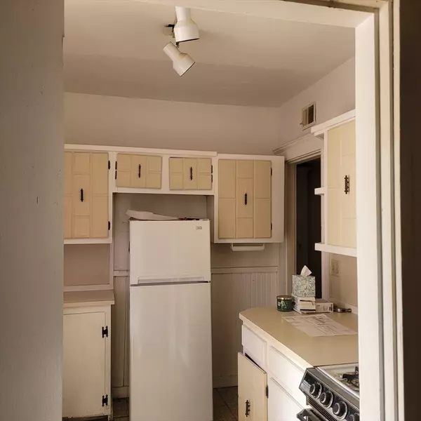 Salem, MA 01970,25 Roslyn St #3