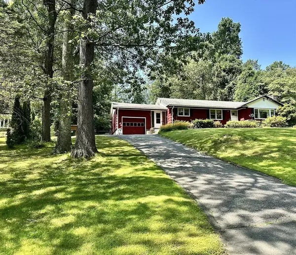 35 Brainard, Wilbraham, MA 01095