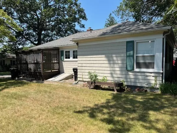 Dartmouth, MA 02747,44 Sheldon Street