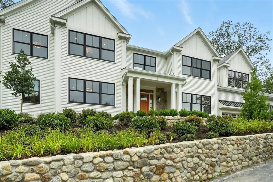 9 Saint James Ct, Belmont, MA 02478
