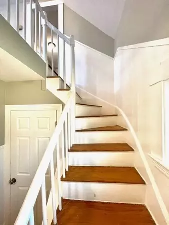 Swampscott, MA 01907,62 Burrill St. #3
