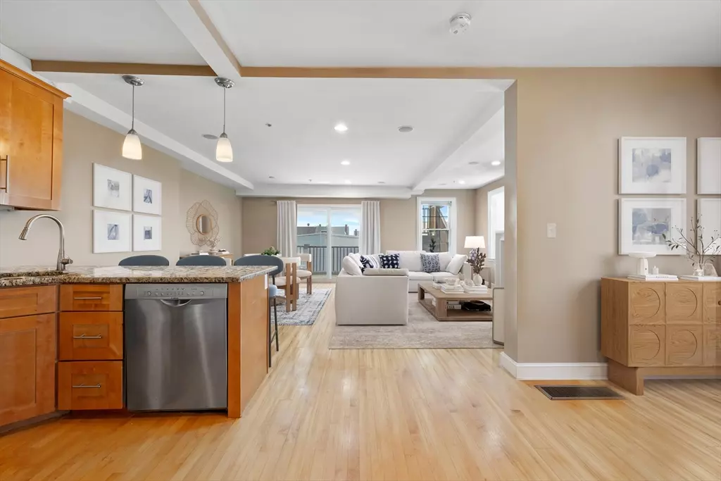 Boston, MA 02127,37 Old Harbor St #1