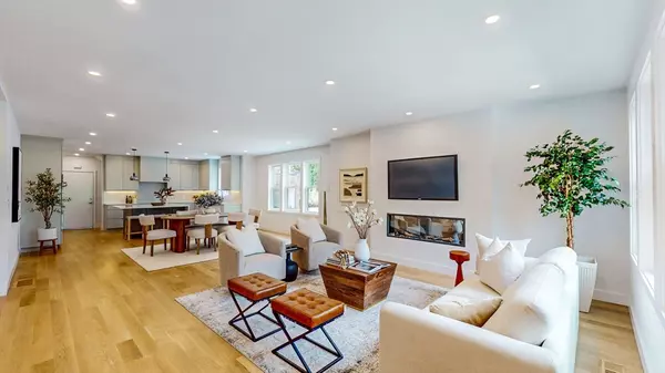 Brookline, MA 02446,140 Columbia St #1