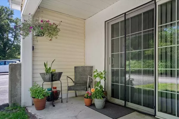 Holden, MA 01520,48 Phillips Rd #14