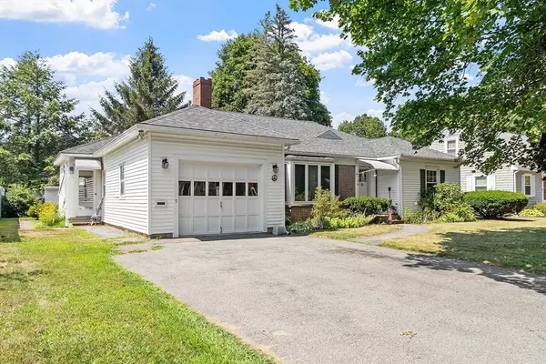 Newburyport, MA 01950,9 Chase St