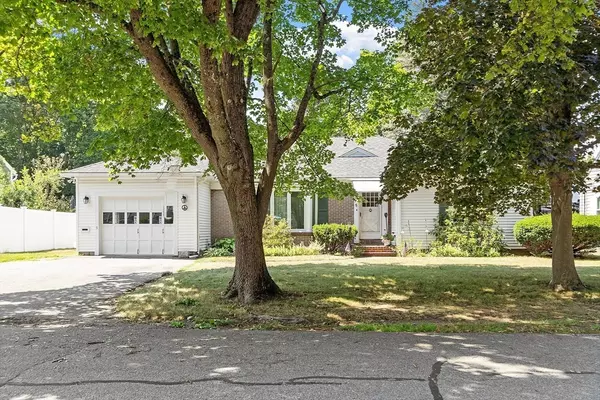 Newburyport, MA 01950,9 Chase St