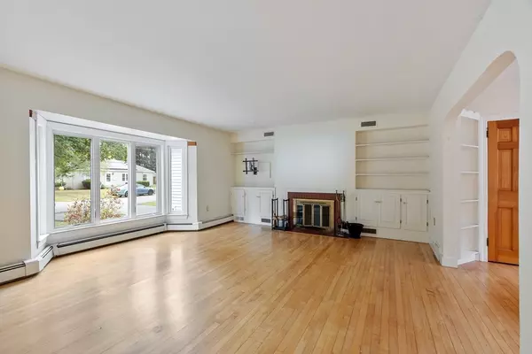 Newburyport, MA 01950,9 Chase St