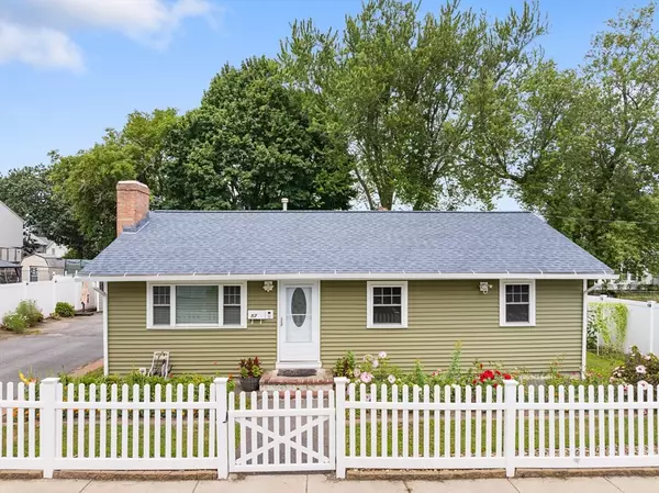 57 D St, Lowell, MA 01851