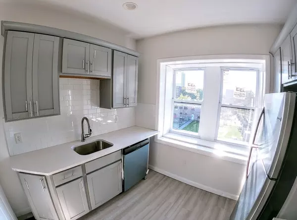 Boston, MA 02118,608 Shawmut Ave #1
