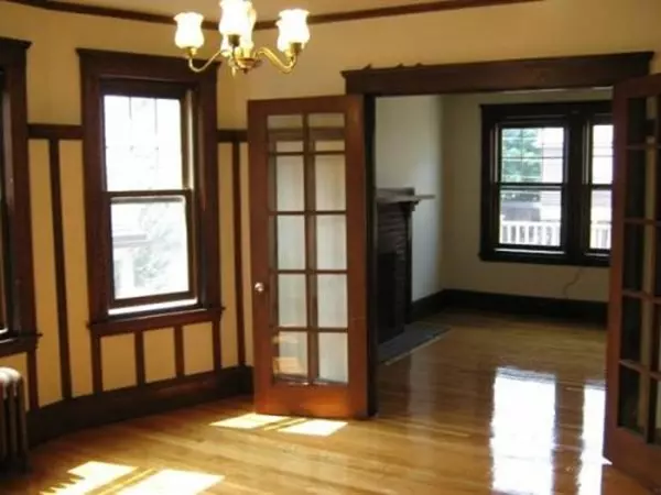 28 Commonwealth Rd #2, Watertown, MA 02472