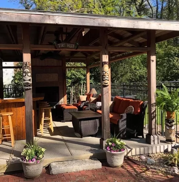 Raynham, MA 02767,98 Sherwood Lane