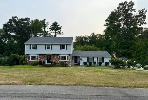 98 Sherwood Lane, Raynham, MA 02767