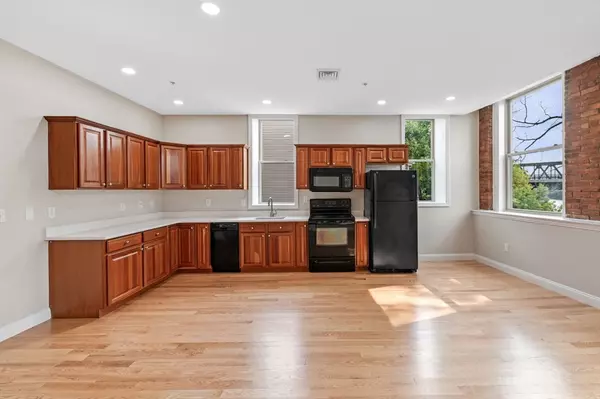Haverhill, MA 01832,72 River Street #3