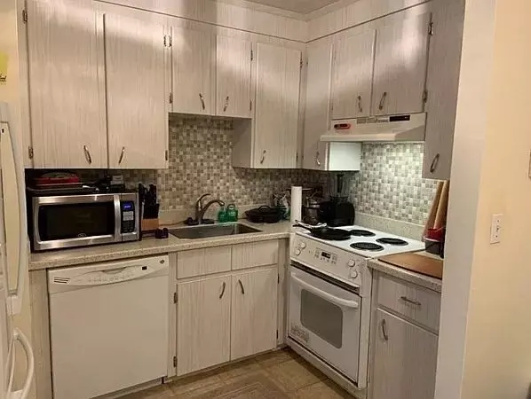 Boston, MA 02134,10 Scottfield Road #14