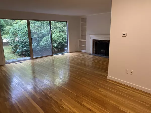 Wellesley, MA 02481,7 Bethel Road #3