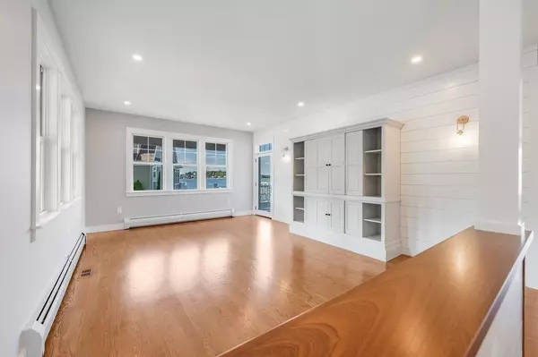 Gloucester, MA 01930,8 Riverside Rd